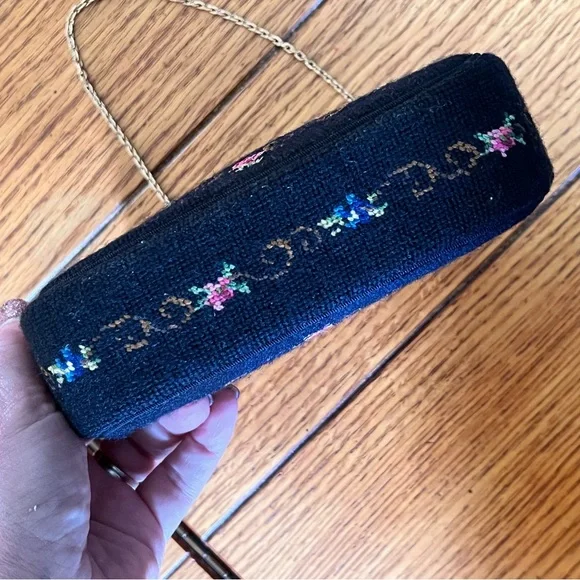 Spectacular Vintage Pettipoint Purse with Kisslock Change Purse and Mirror - Picture 10 of 15